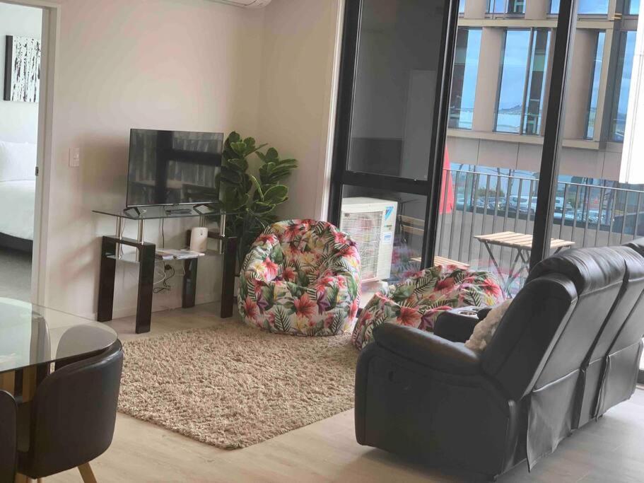2 Bedrooms Apprtmt Plus Underground Parking In Cbd Christchurch Exterior foto