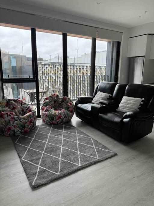 2 Bedrooms Apprtmt Plus Underground Parking In Cbd Christchurch Exterior foto